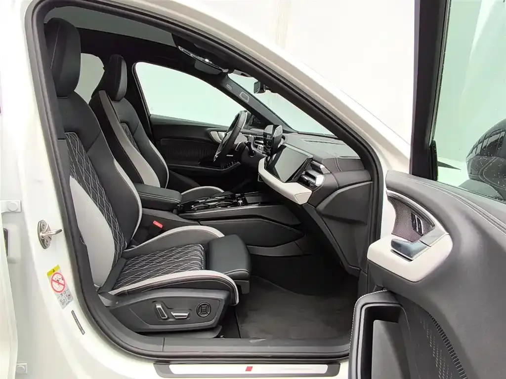Audi A5L 2025 из CN, фото 8