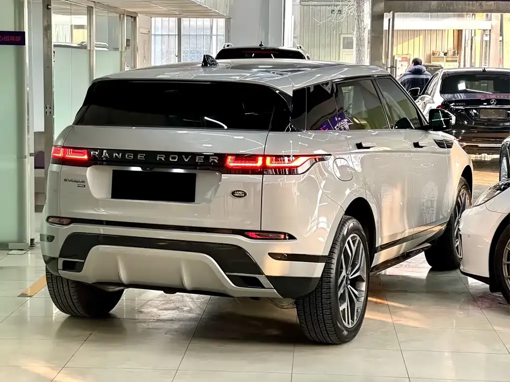 Land Rover Evoque PHEV — фото 10