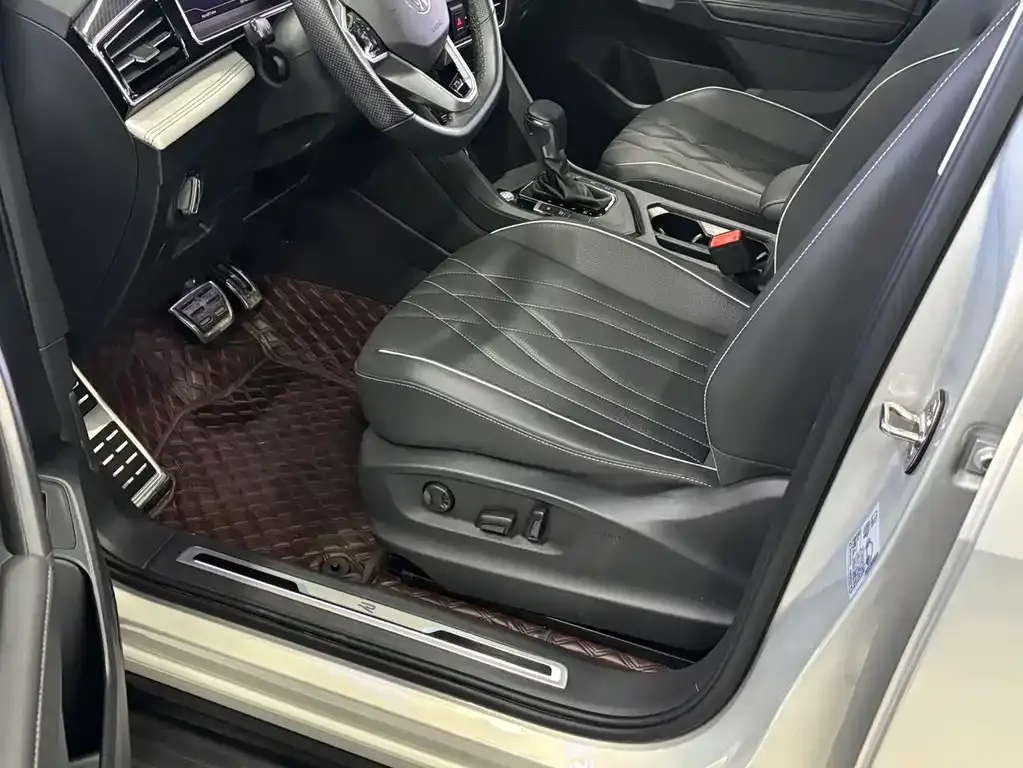 Volkswagen Tiguan L 2022 из CN, фото 7