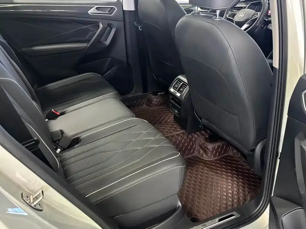 Volkswagen Tiguan L 2022 из CN, фото 2