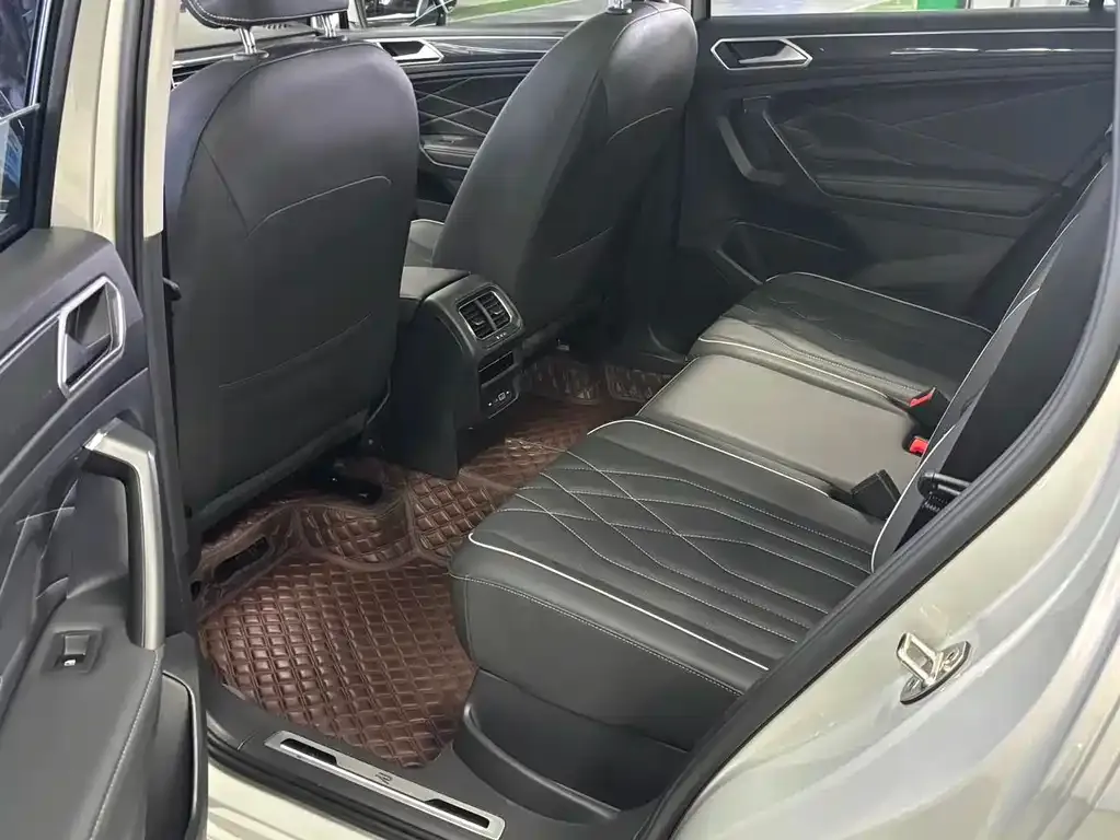 Volkswagen Tiguan L 2022 из CN, фото 5