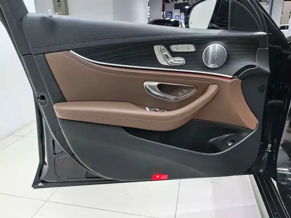 Mercedes-Benz E-Class 2021 из CN, фото 2