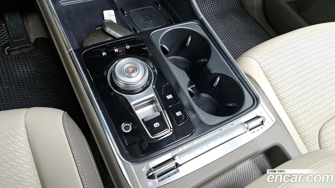 Kia Carnival — фото 10