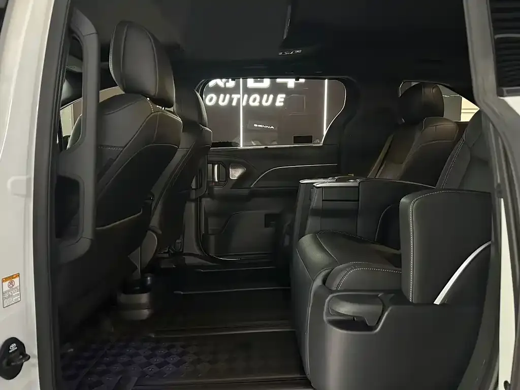 Toyota Sienna 2024 из CN, фото 7