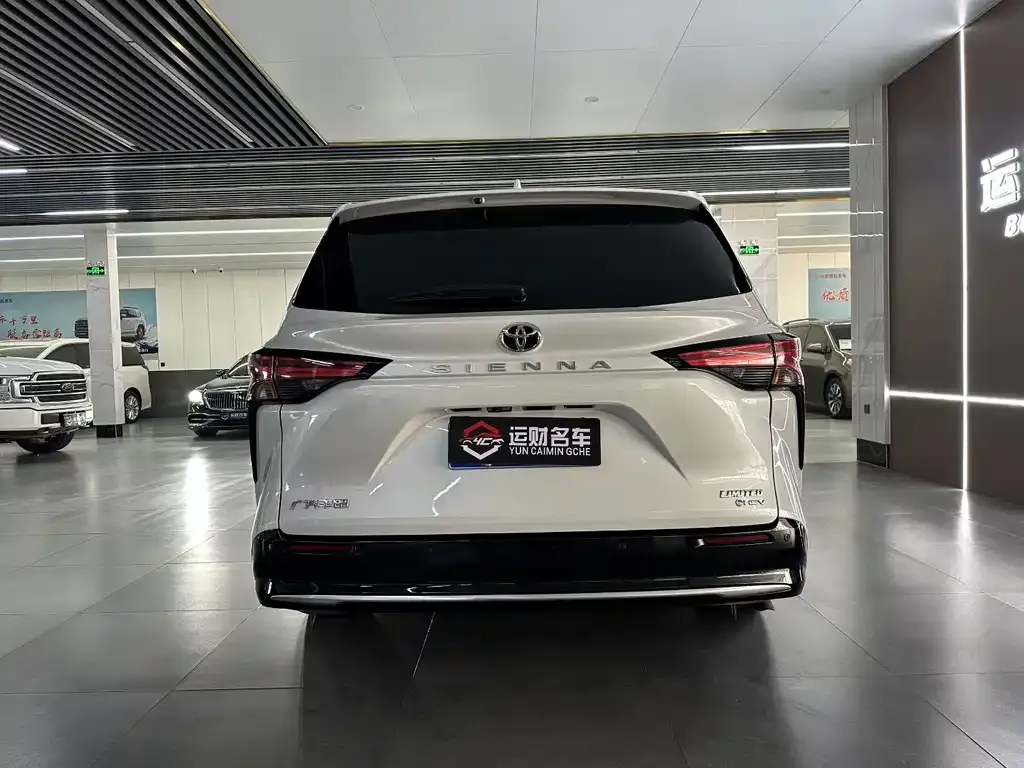 Toyota Sienna 2024 из CN, фото 4