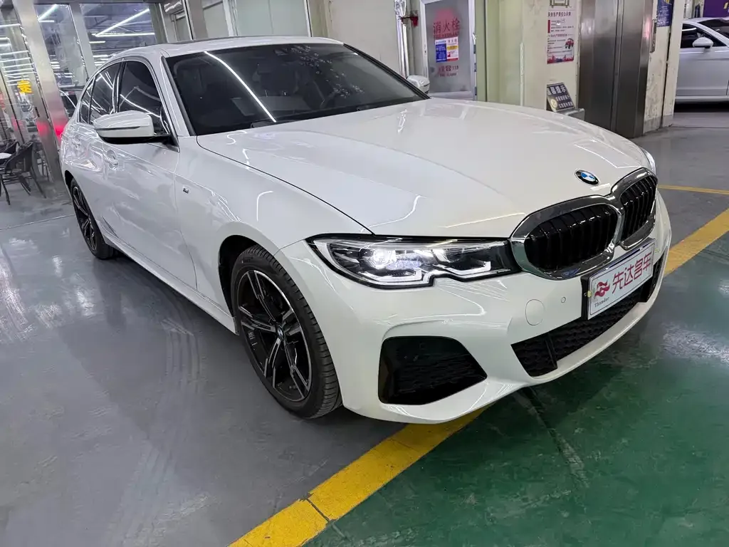 BMW 3 Series 2022 из CN, фото 9