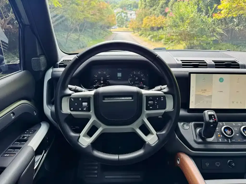 Land Rover Defender — фото 5