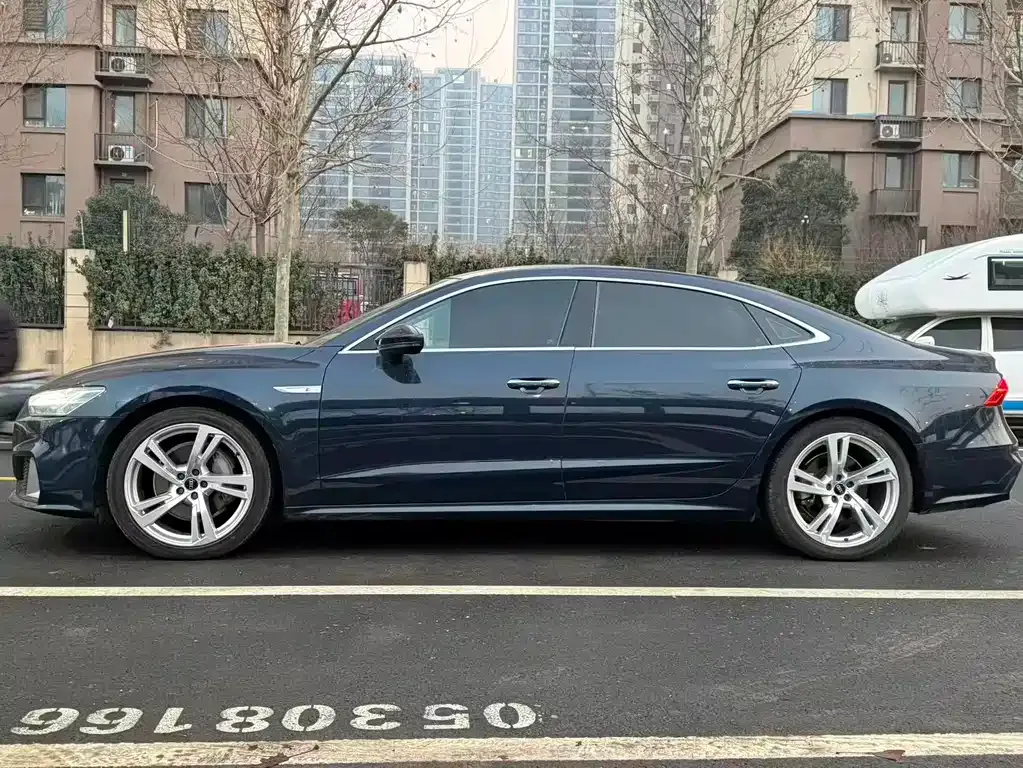 Audi A7L 2023 из CN, фото 8