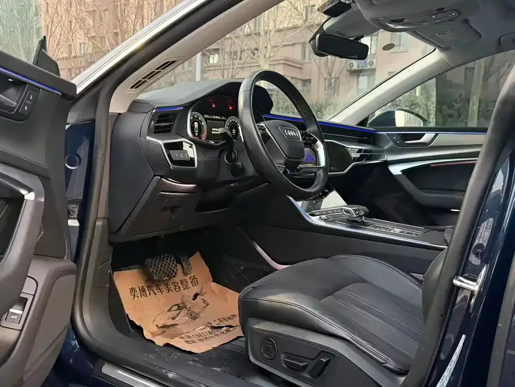 Audi A7L 2023 из CN, фото 3