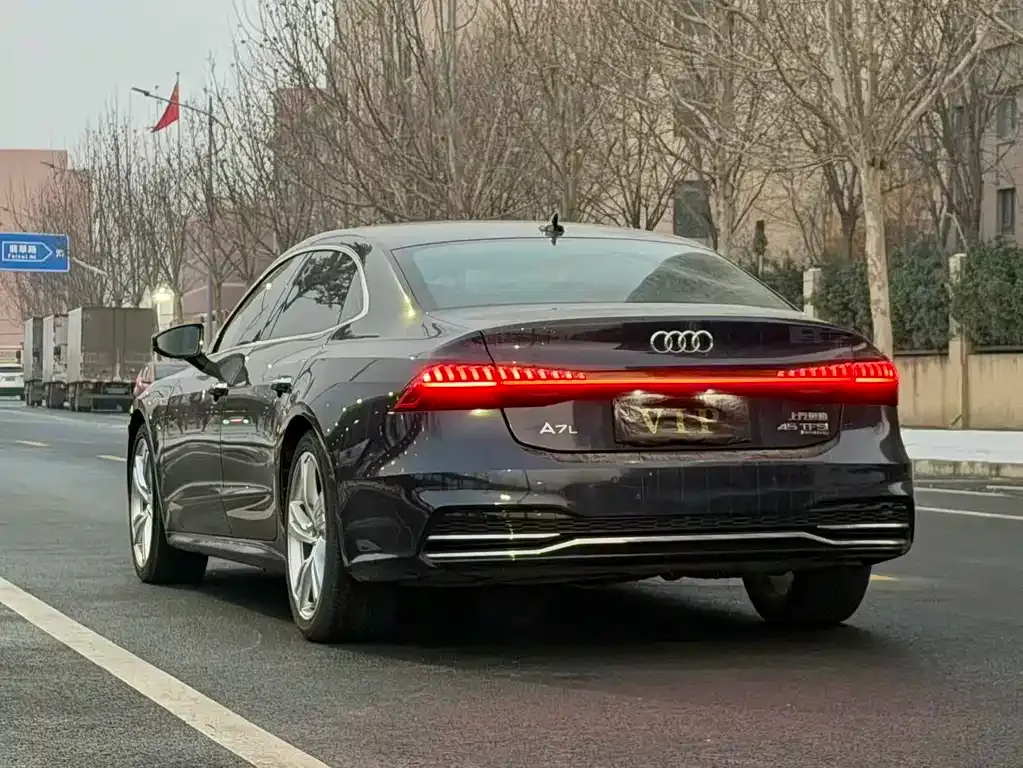Audi A7L 2023 из CN, фото 5