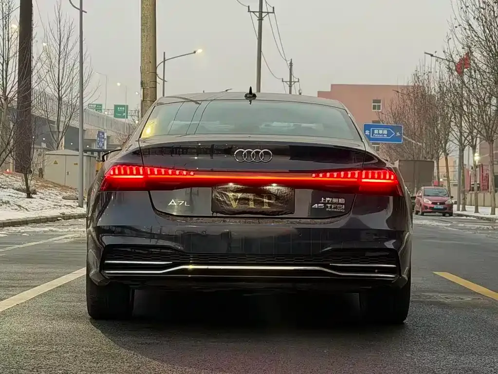 Audi A7L 2023 из CN, фото 6