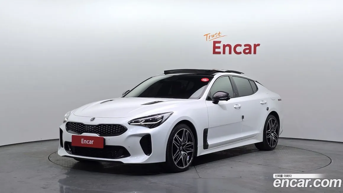 Kia Stinger — фото 1