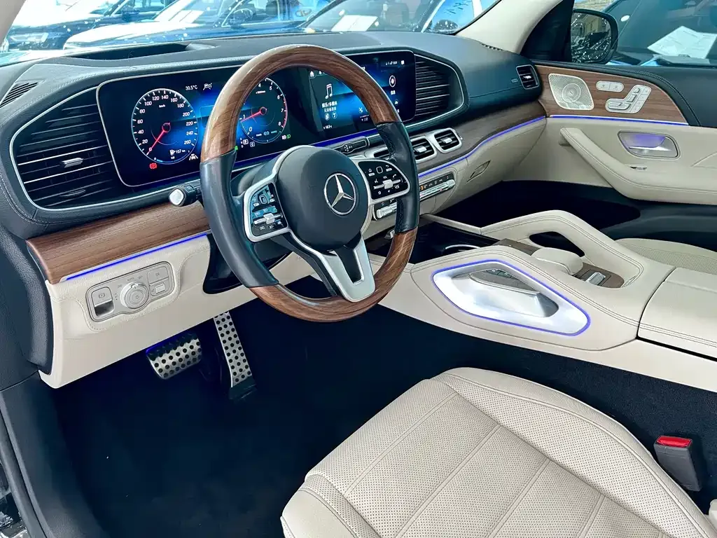 Mercedes-Benz GLS — фото 7