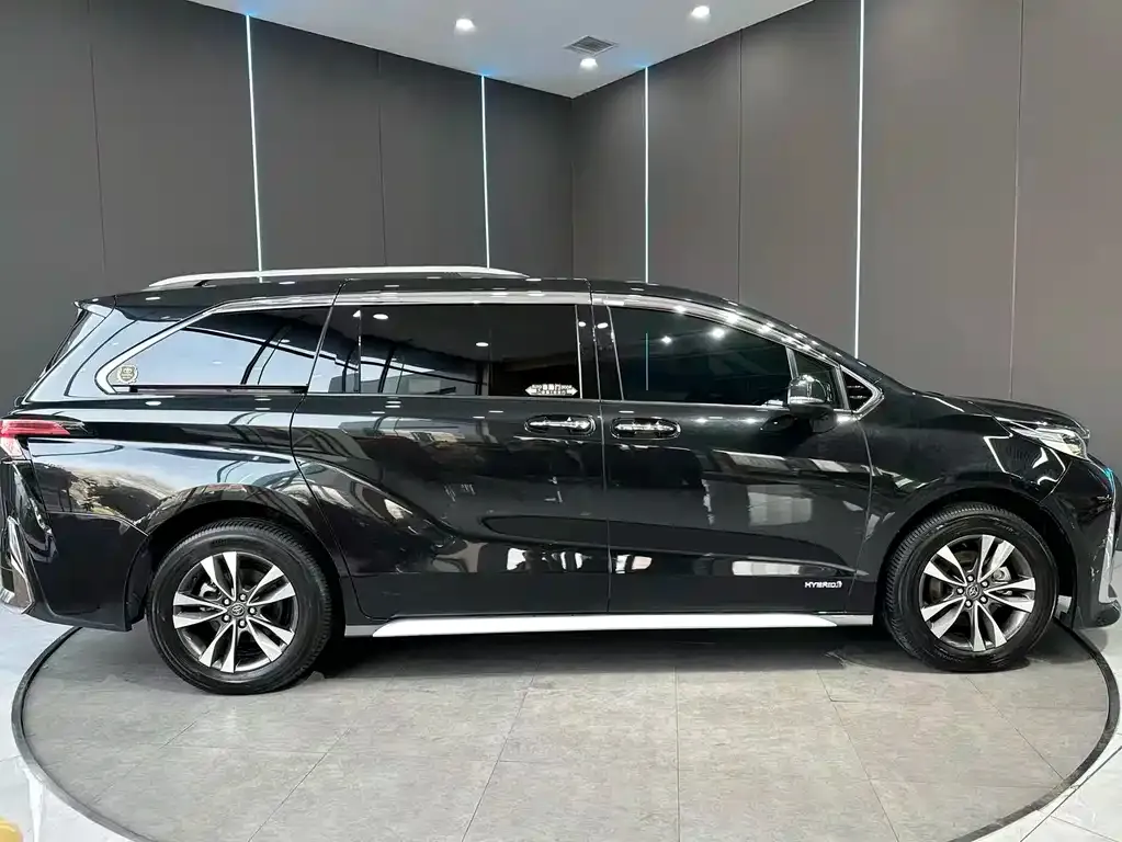 Toyota Granvia 2024 из CN, фото 9