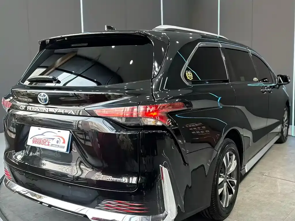 Toyota Granvia 2024 из CN, фото 6