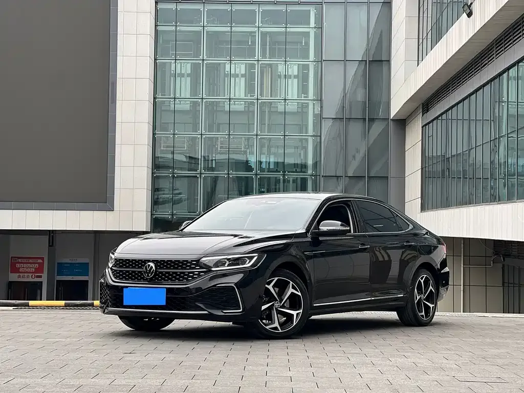 Volkswagen Passat 2023 из CN, фото 1