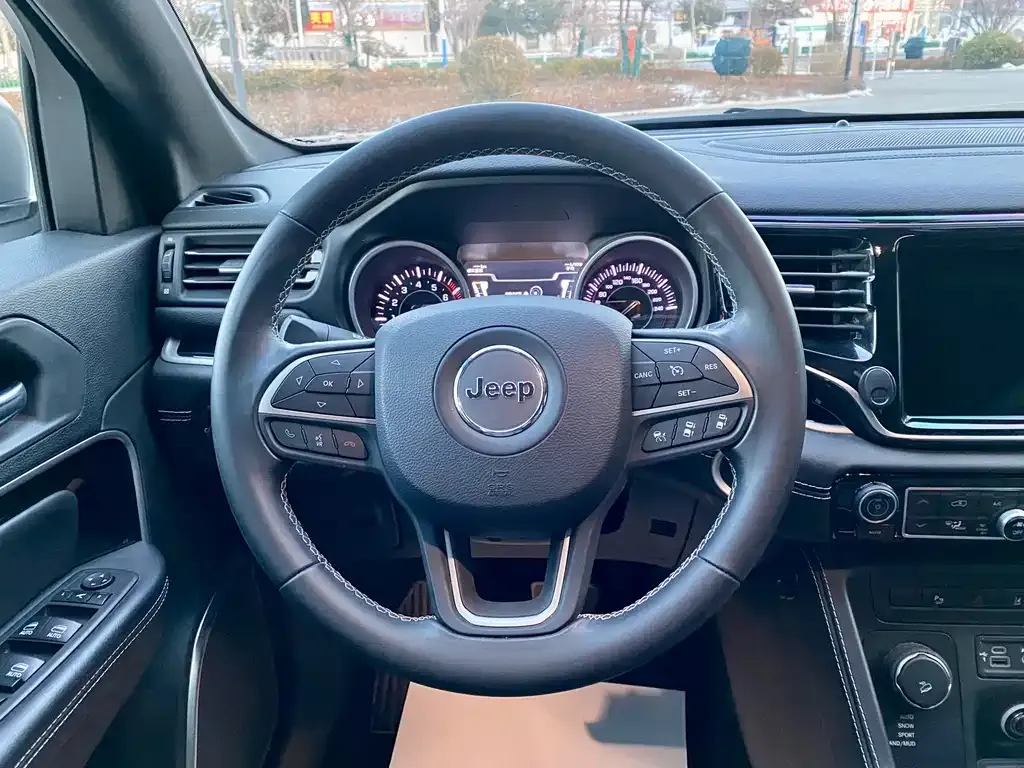 Jeep Grand Commander 2021 из CN, фото 4