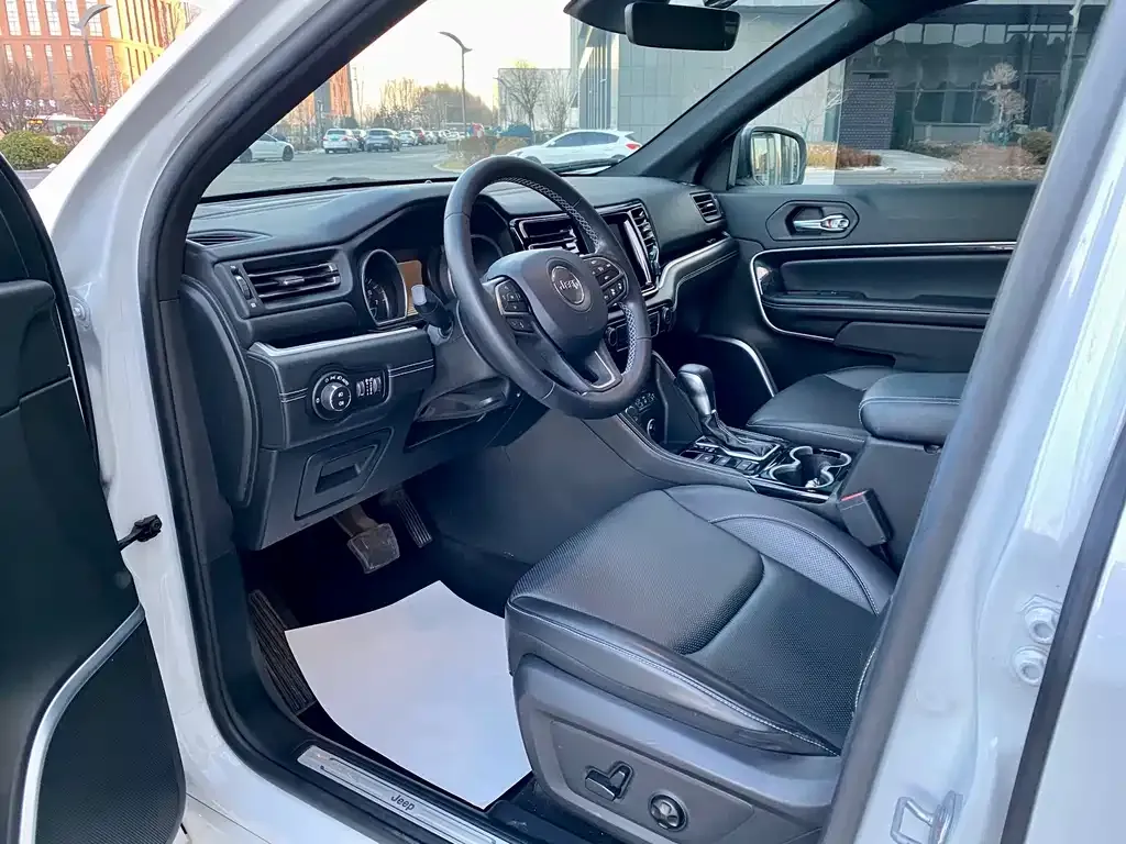 Jeep Grand Commander 2021 из CN, фото 3