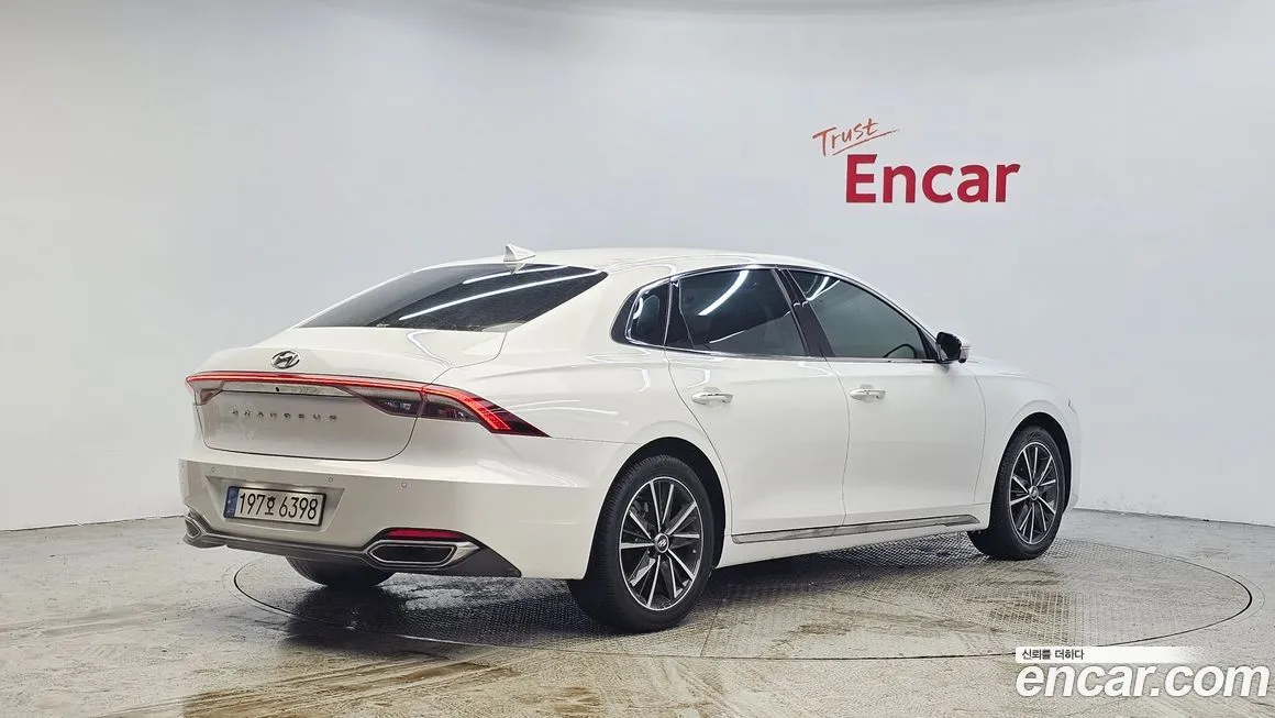 Hyundai Grandeur 2022 из KR, фото 4