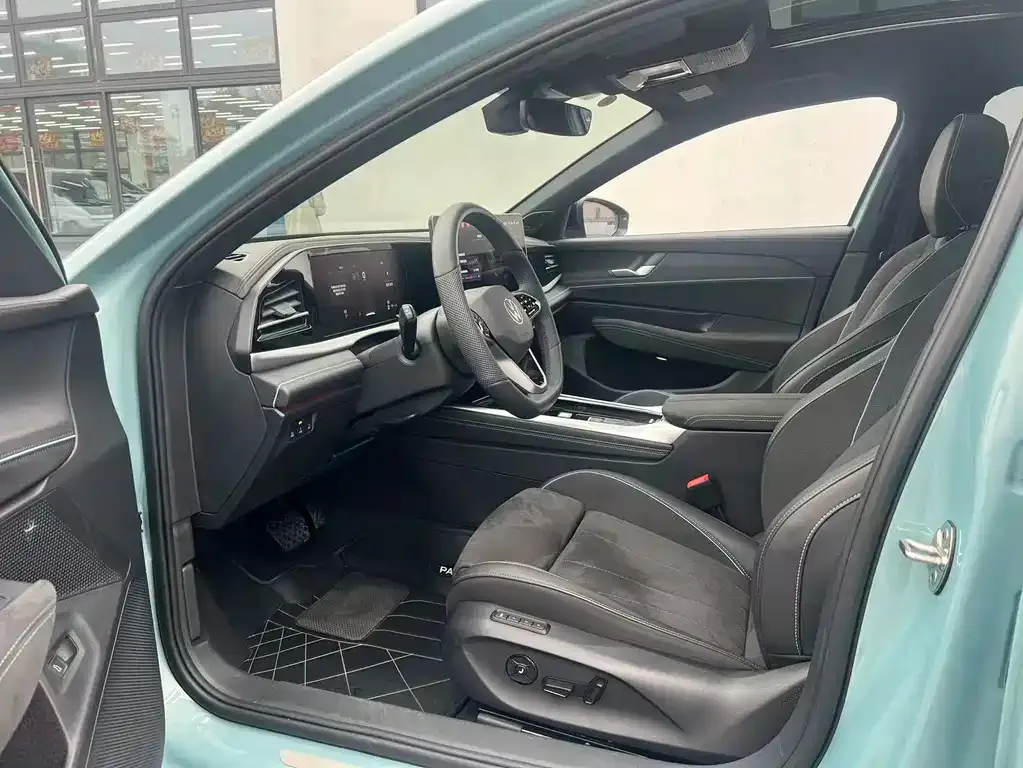 Volkswagen Passat 2024 из CN, фото 7