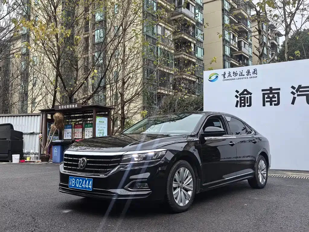 Volkswagen Passat — фото 1