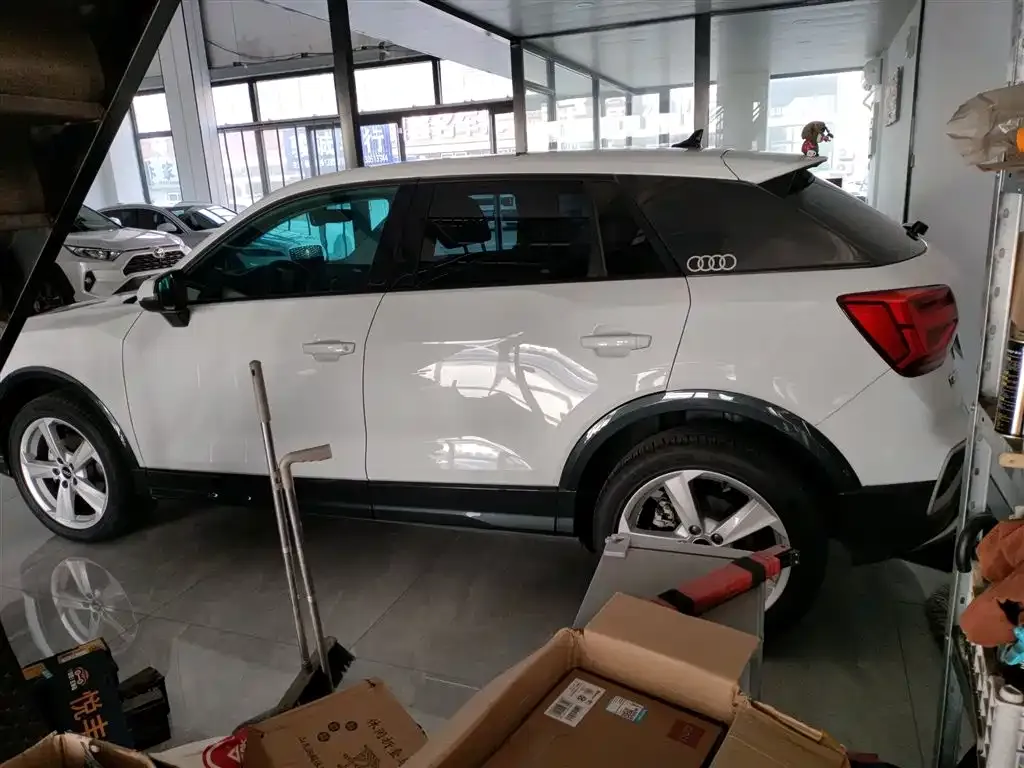 Audi Q2L 2023 из CN, фото 7