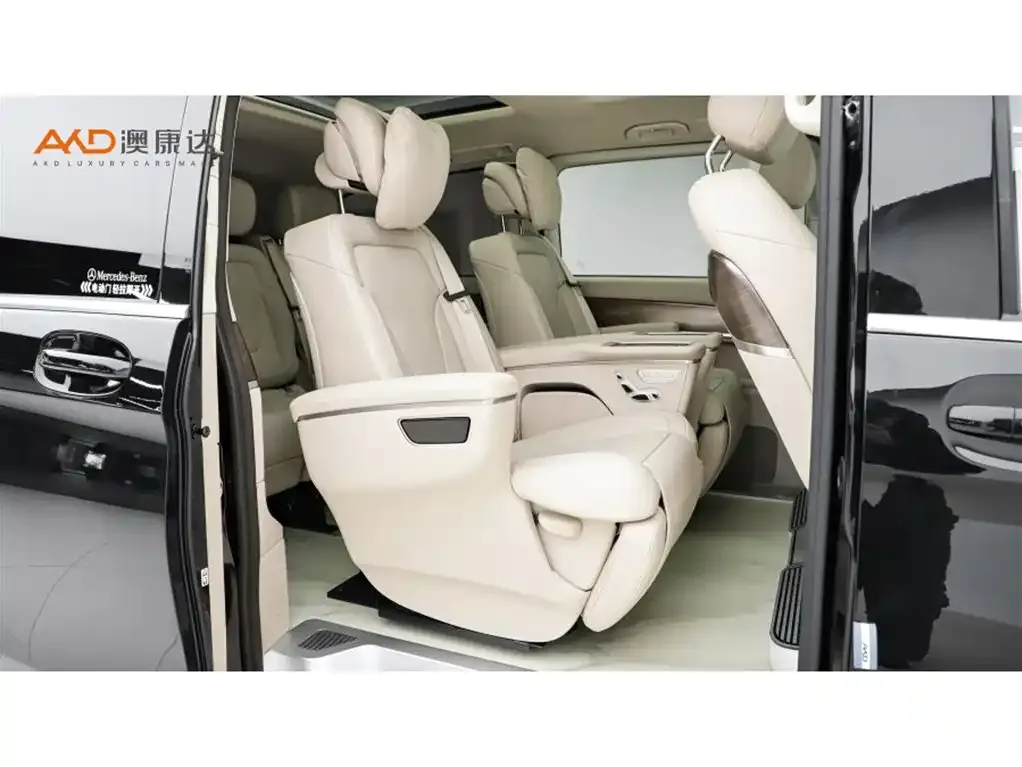 Mercedes-Benz V-Class 2024 из CN, фото 2