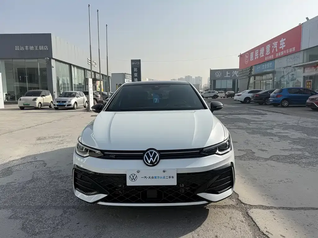 Volkswagen Golf 2024 из CN, фото 8