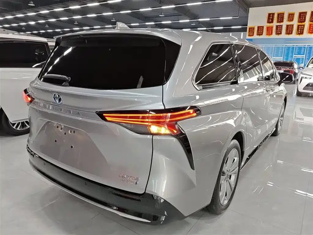 Toyota Sienna 2024 из CN, фото 10
