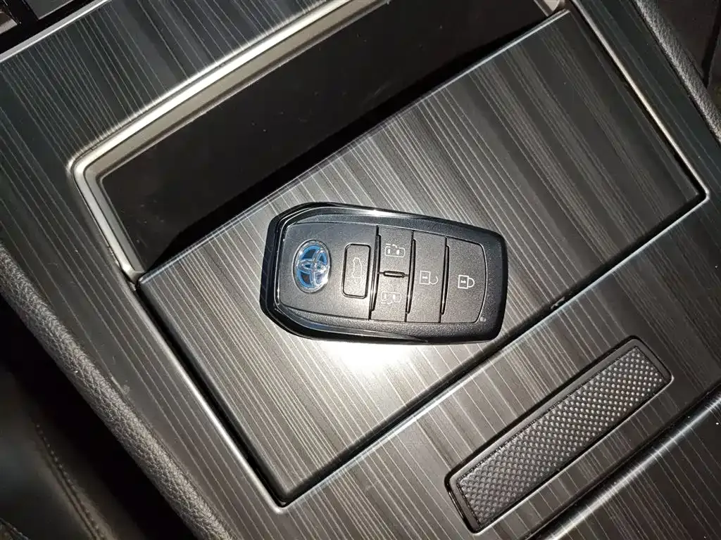 Toyota Sienna 2024 из CN, фото 8