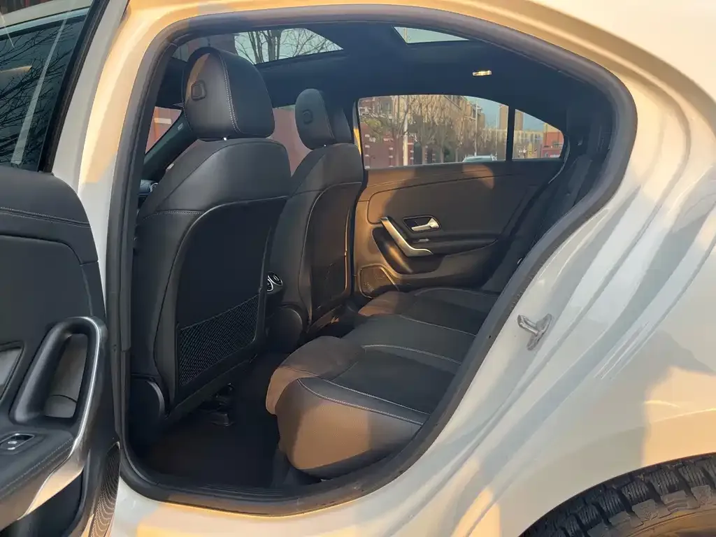 Mercedes-Benz A-Class 2023 из CN, фото 5