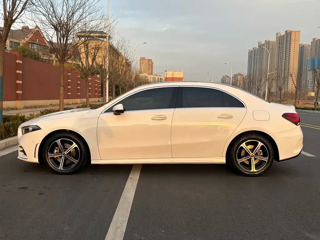 Mercedes-Benz A-Class 2023 из CN, фото 10