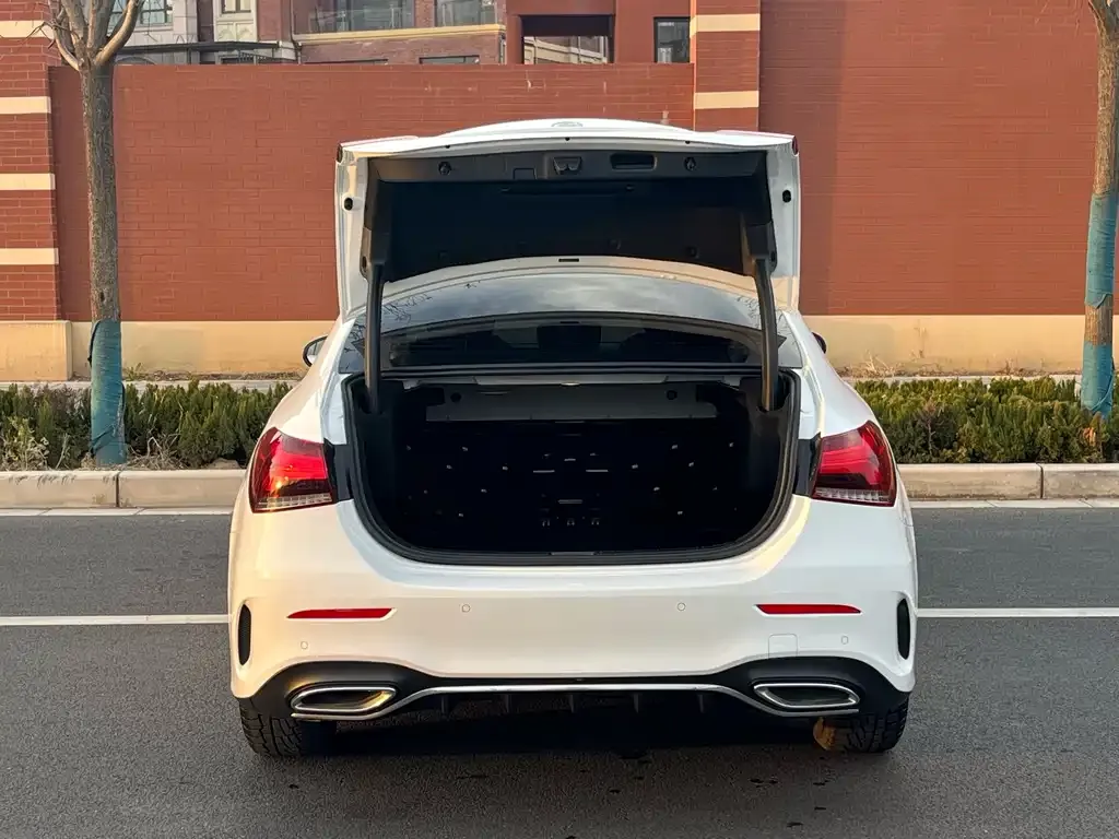 Mercedes-Benz A-Class 2023 из CN, фото 2