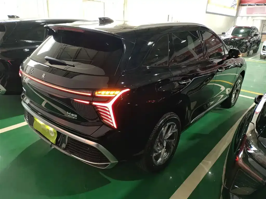 Hongqi HS3 PHEV — фото 3