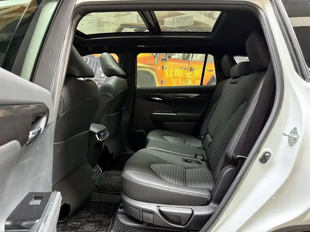 Toyota Crown Kluger 2024 из CN, фото 9