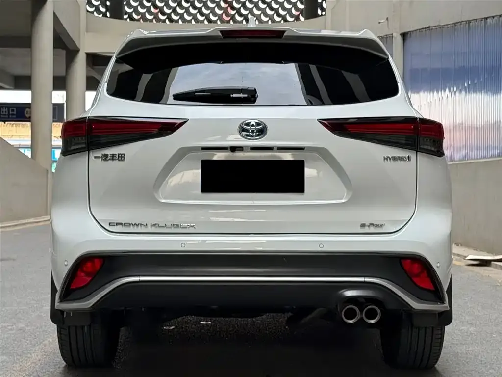 Toyota Crown Kluger 2024 из CN, фото 2