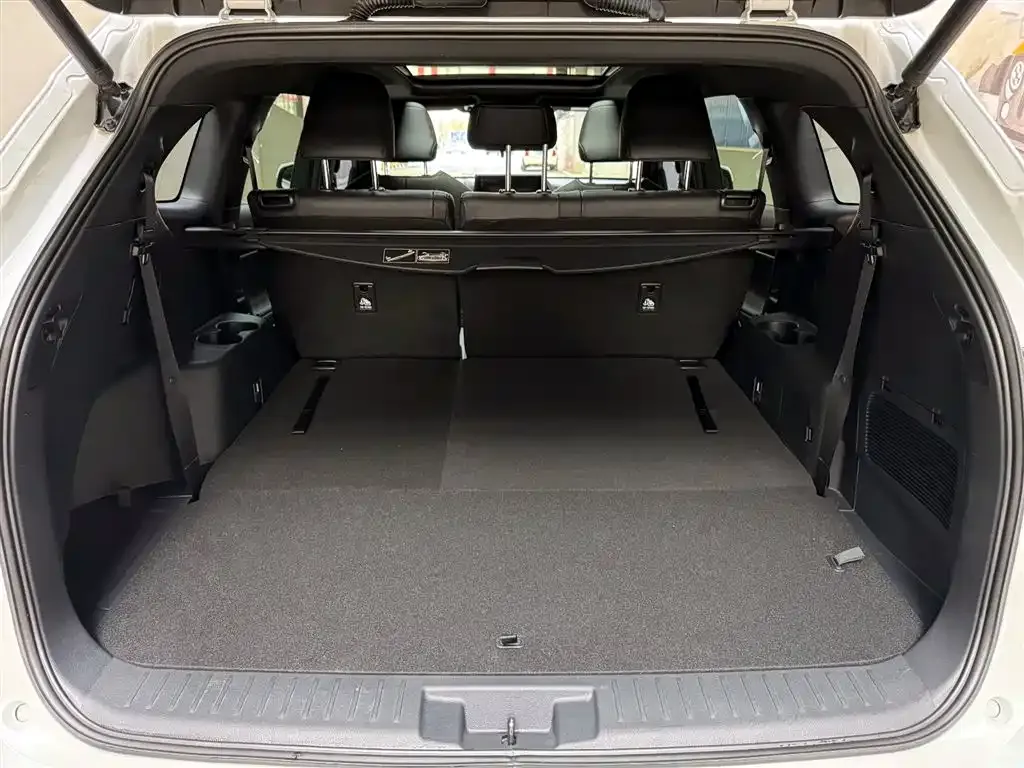 Toyota Crown Kluger 2024 из CN, фото 8