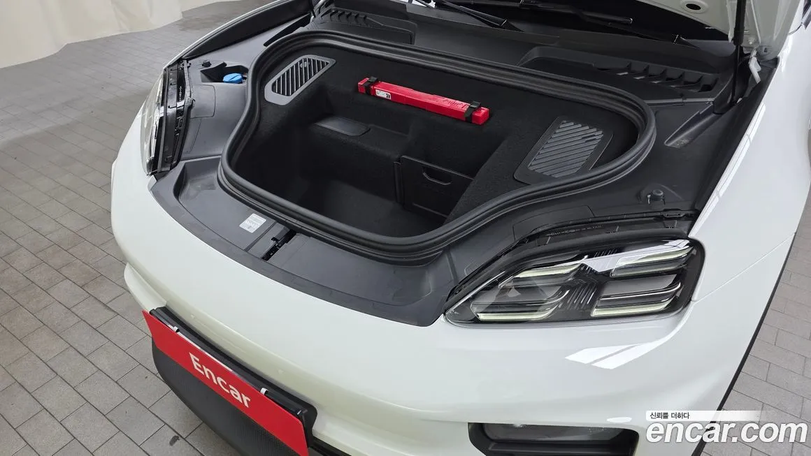 Porsche Macan 2025 из KR, фото 7