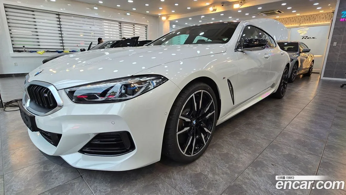 BMW 8-Series — фото 1