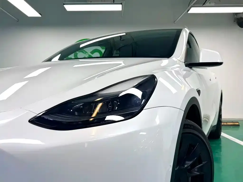 Tesla Model Y — фото 5