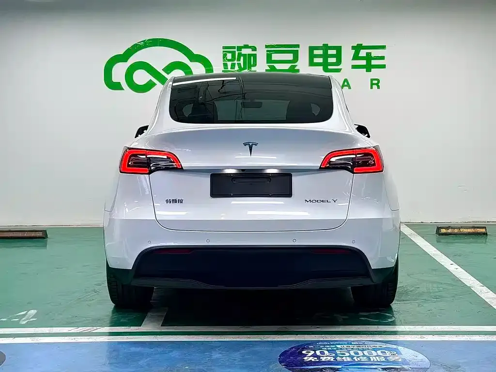 Tesla Model Y — фото 4