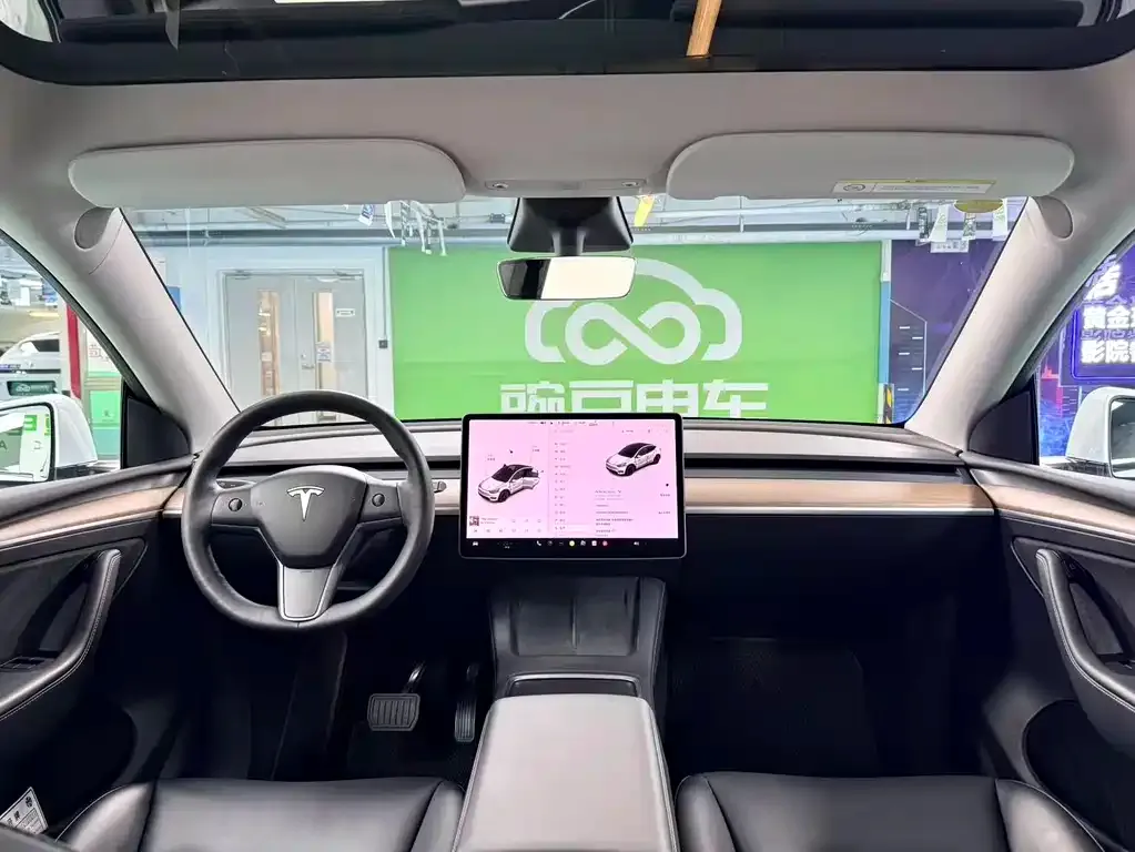 Tesla Model Y — фото 9