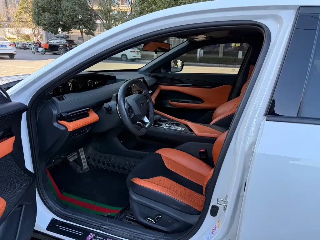 Changan UNI-V 2023 из CN, фото 2