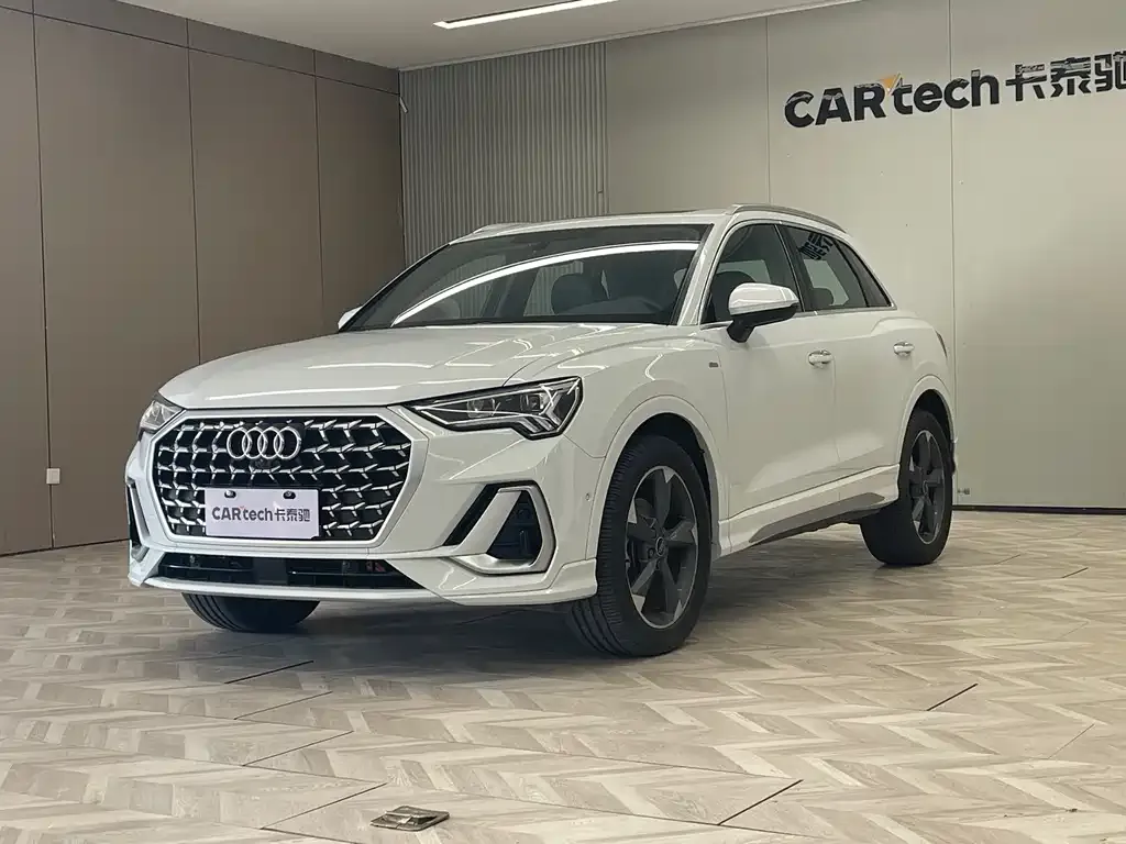 Audi Q3 — фото 1