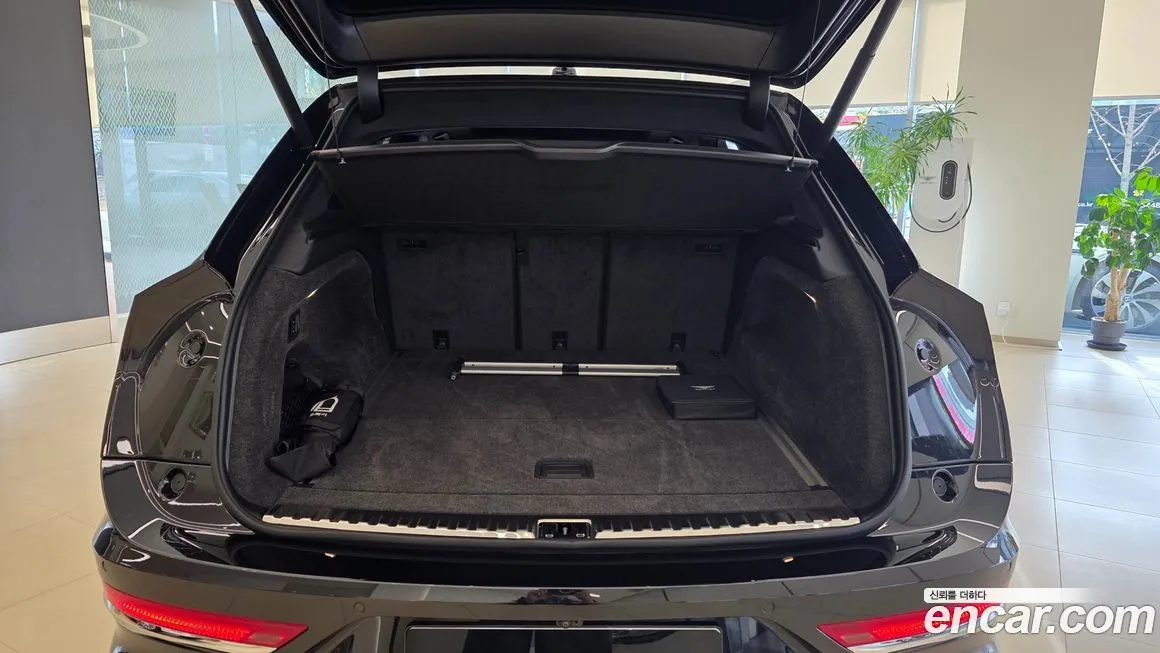 Bentley Bentayga 2025 из KR, фото 2