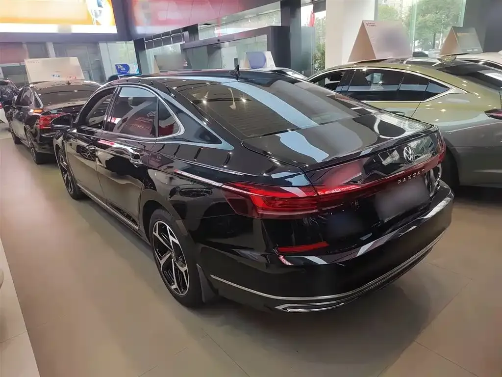 Volkswagen Passat — фото 4