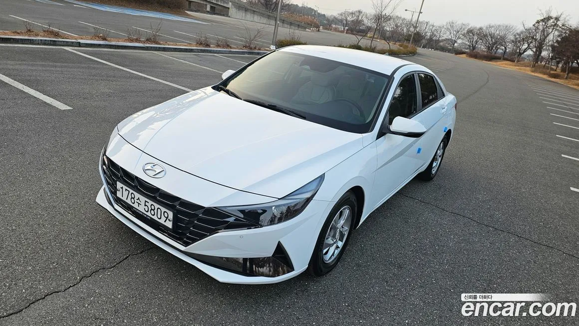 Hyundai AVANTE — фото 1
