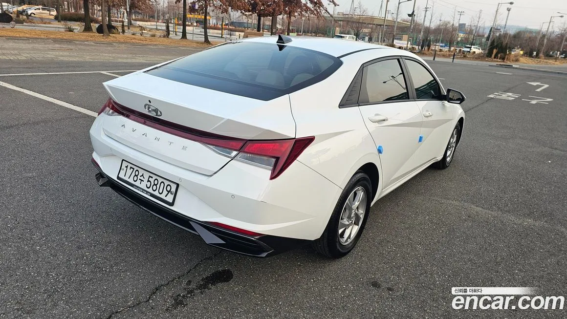 Hyundai AVANTE — фото 2