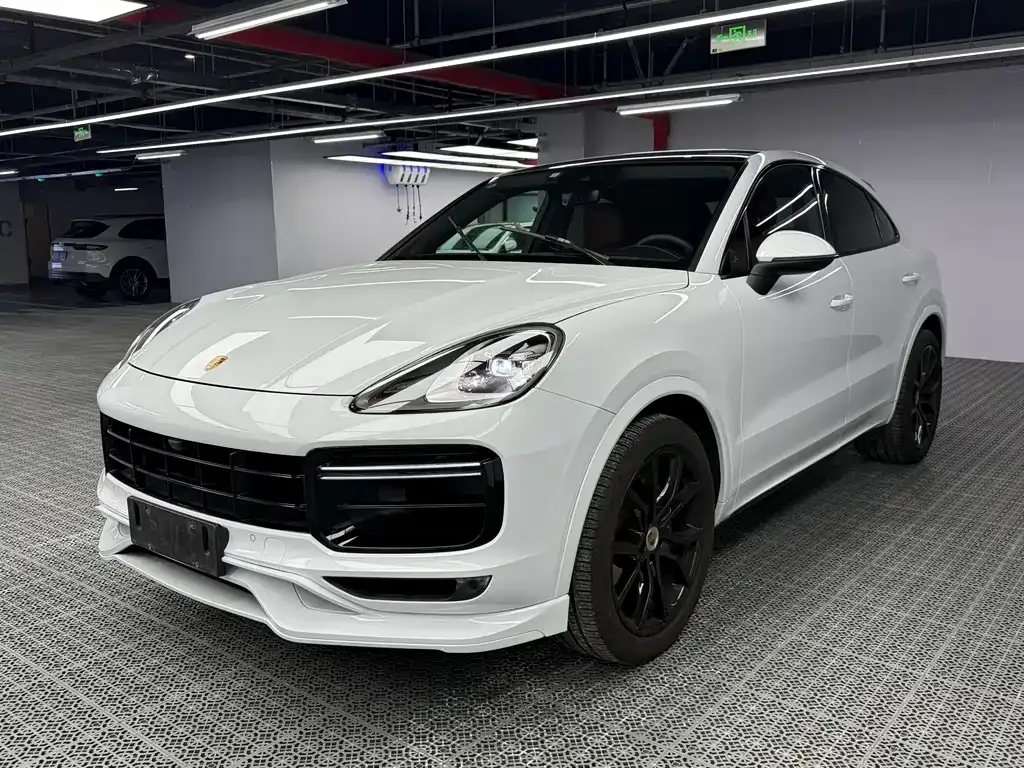 Porsche Cayenne — фото 1