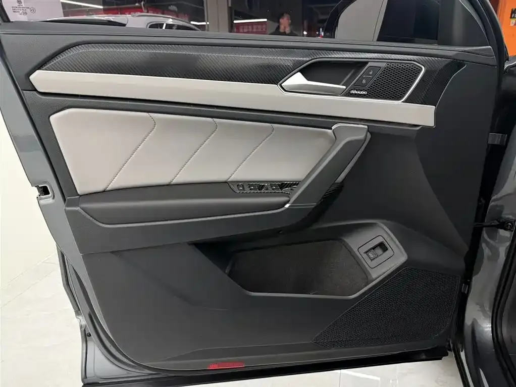 Mazda CX-30 2023 из CN, фото 8